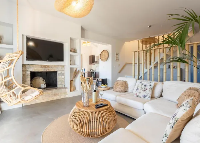 Canova Βίλα Μεσοβούνια