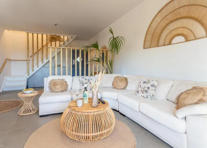 Canova Βίλα Μεσοβούνια