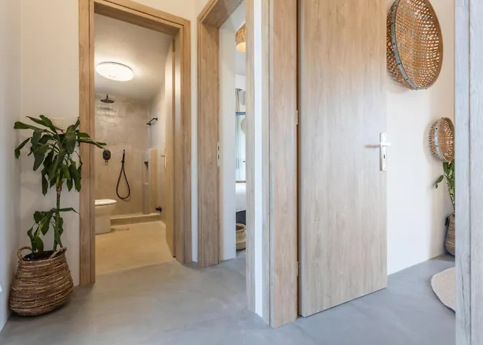 Βίλα Canova Μεσοβούνια