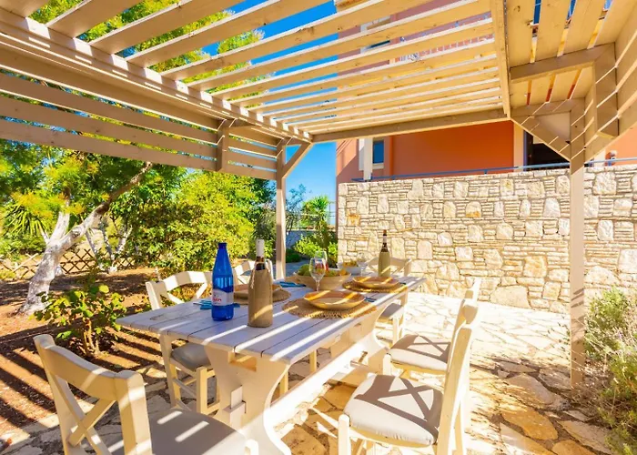 Canova * Μεσοβούνια